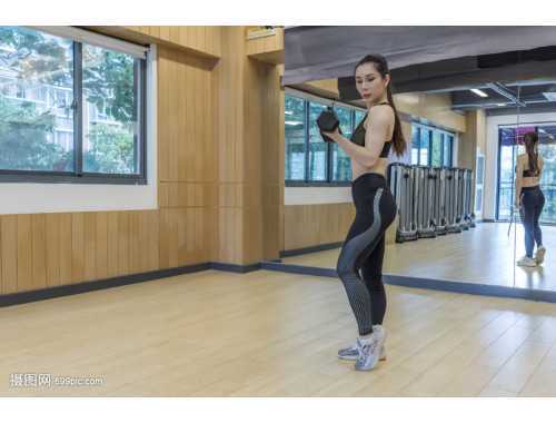 坐姿腿屈伸动作要领讲解